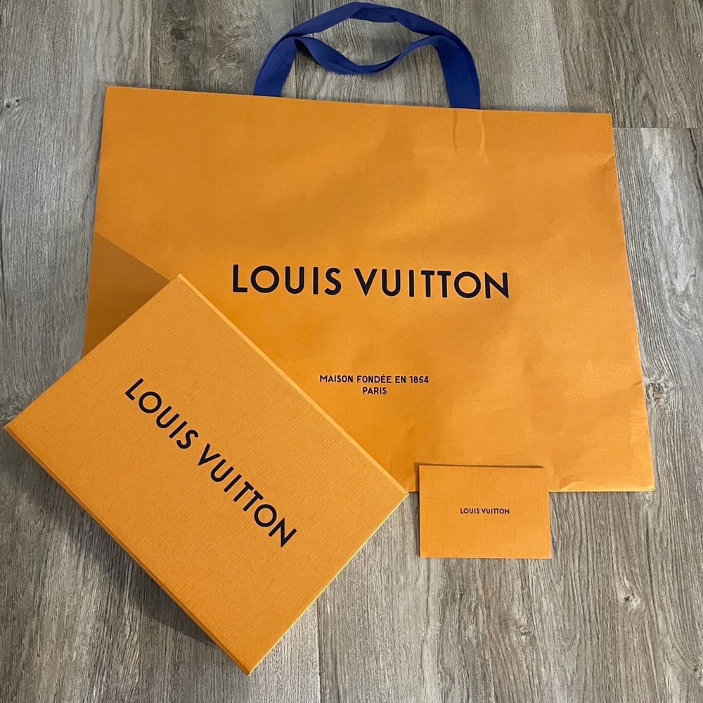 LV paper bag, box, envelope, wrapping paper.